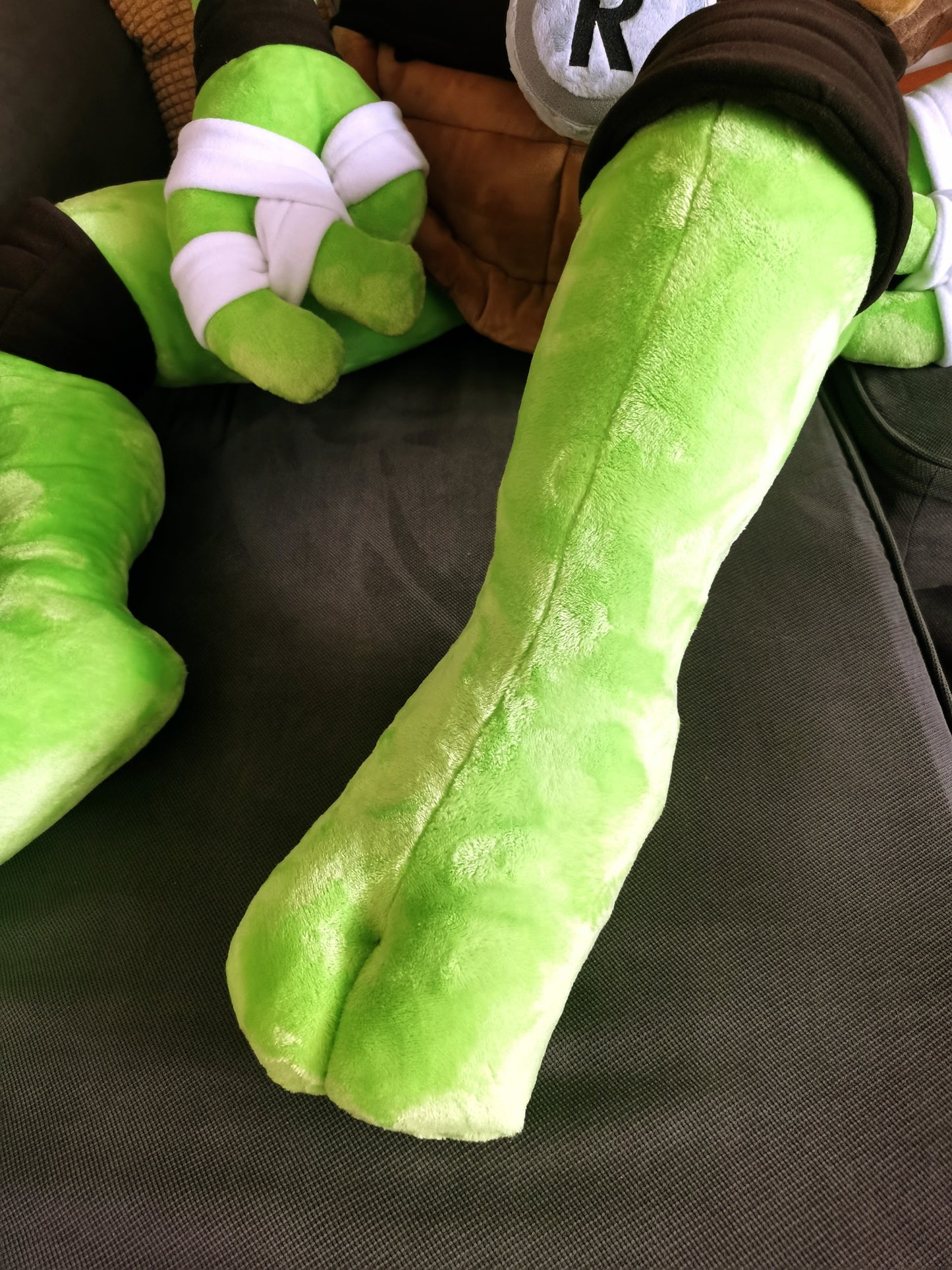 Giant Raffaello Plush, 165 cm tall snuggle buddy, Raffaello Ninja Turtle replica plush inspired by Teenage Mutant Ninja Turtles