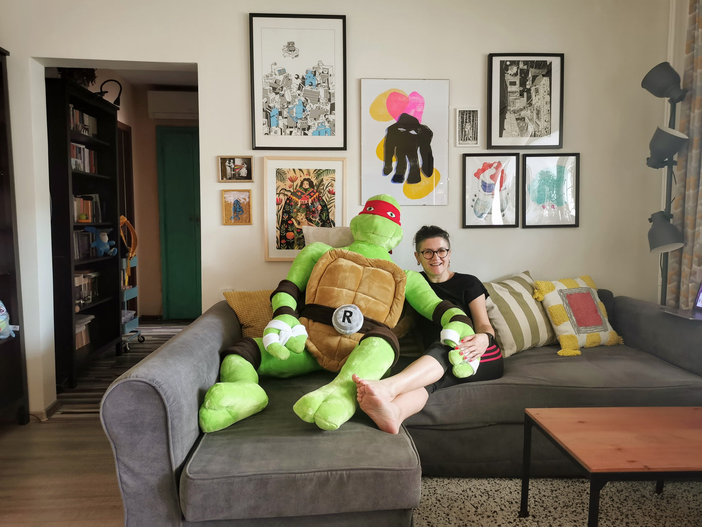 Giant Raffaello Plush, 165 cm tall snuggle buddy, Raffaello Ninja Turtle replica plush inspired by Teenage Mutant Ninja Turtles