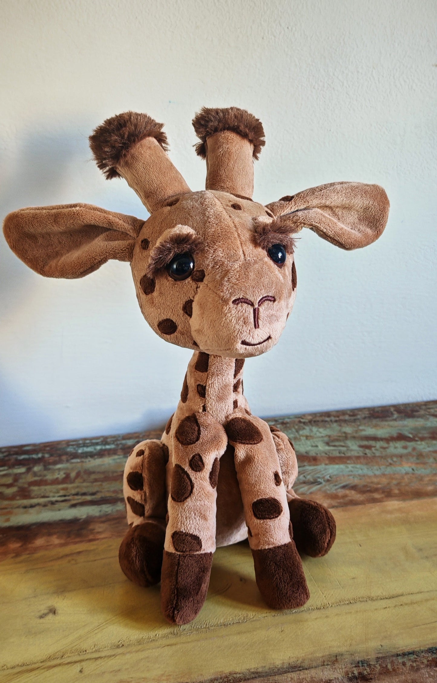 Handmade Giraffe Plush Toy – 28cm Soft Stuffed Animal with Embroidered Patches – Giraffe Calf - Custom Baby Gift or Kids Plushie Toddler Safe & Collectible