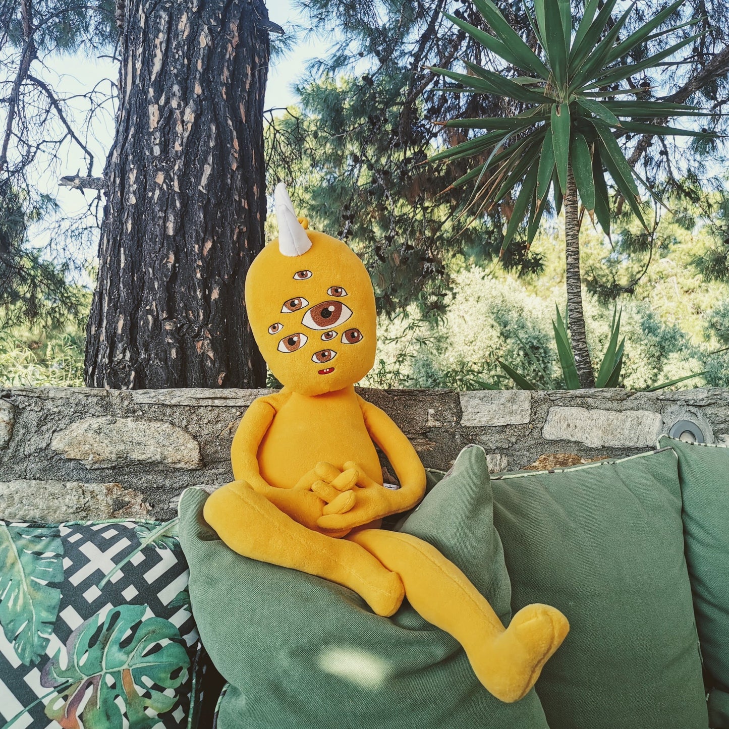 I am Eyecandy - Wall Art, Home Pixie with poem on the back, 75 cm, yellow
