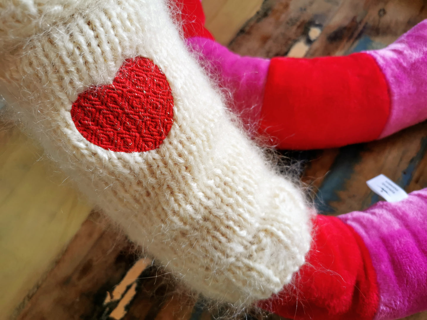 Cuddle Buddy Extraordinaire: The Giant Worm Plush in Chic Knitted Sweater - 200cm of Pure Fun!