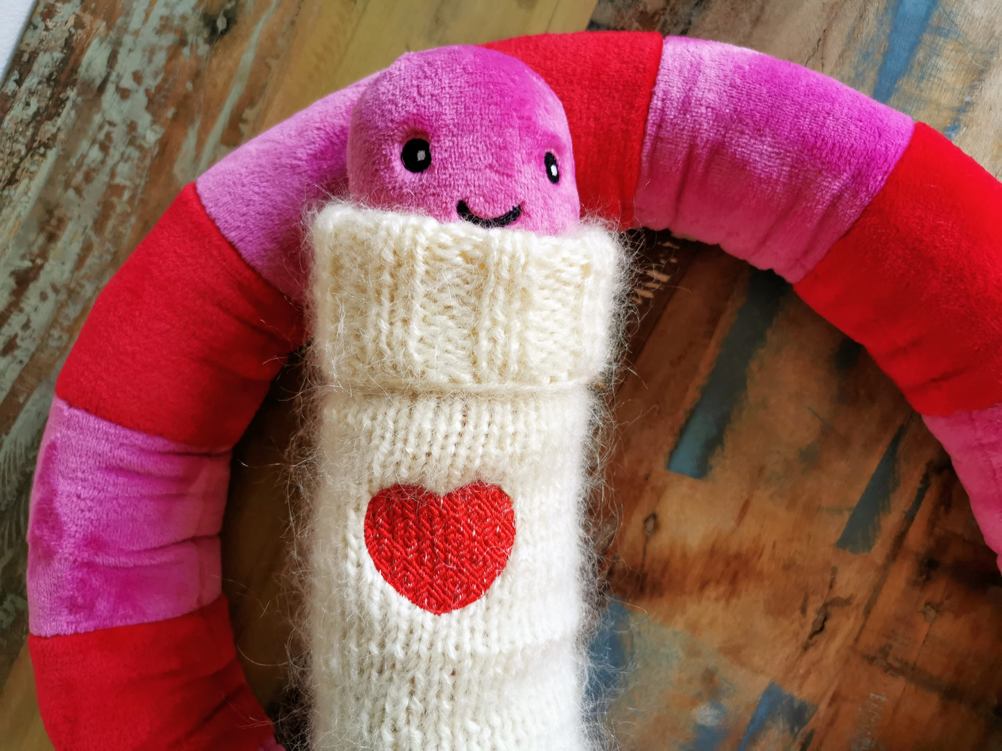 Cuddle Buddy Extraordinaire: The Giant Worm Plush in Chic Knitted Sweater - 200cm of Pure Fun!