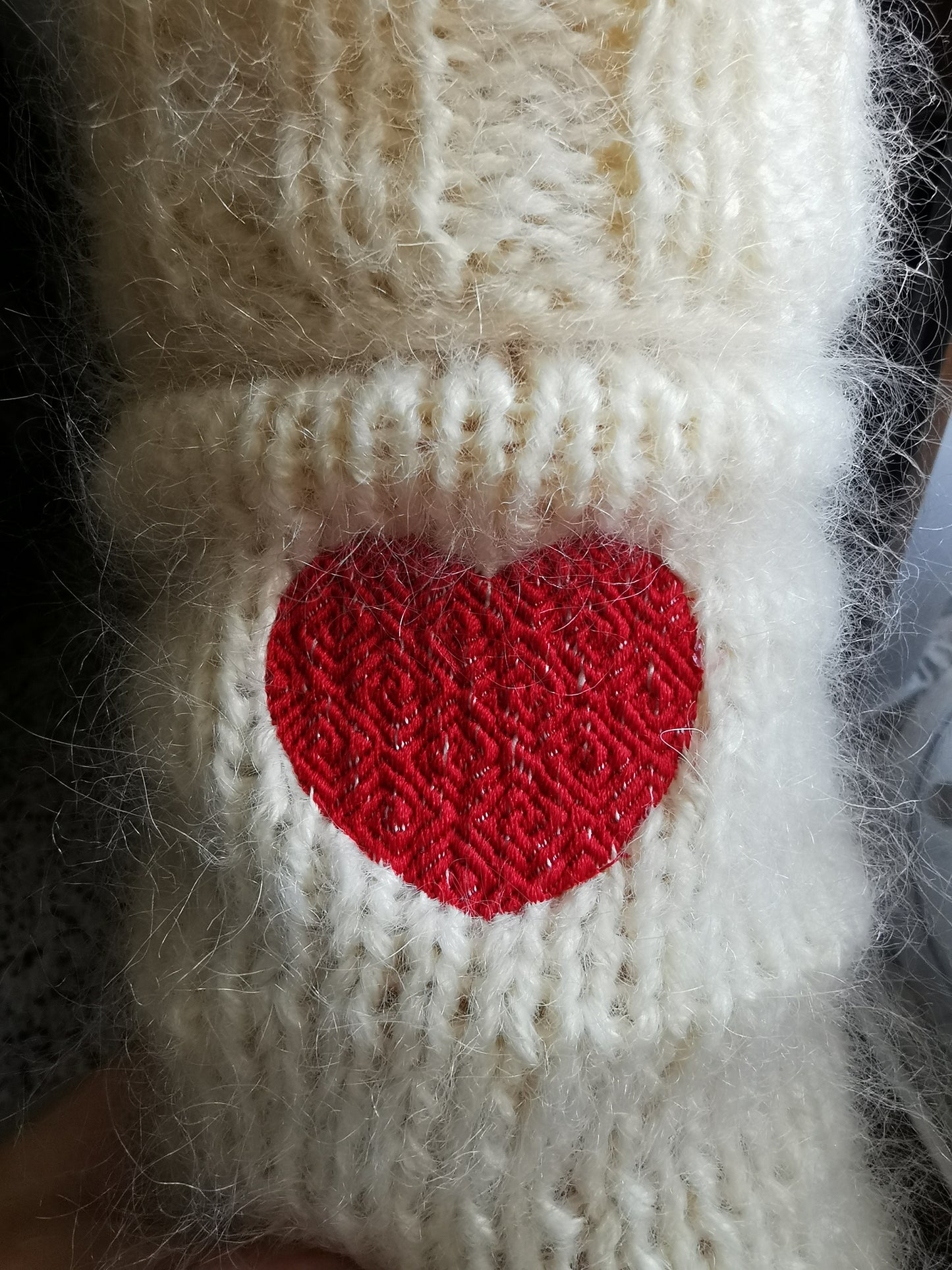 Cuddle Buddy Extraordinaire: The Giant Worm Plush in Chic Knitted Sweater - 200cm of Pure Fun!