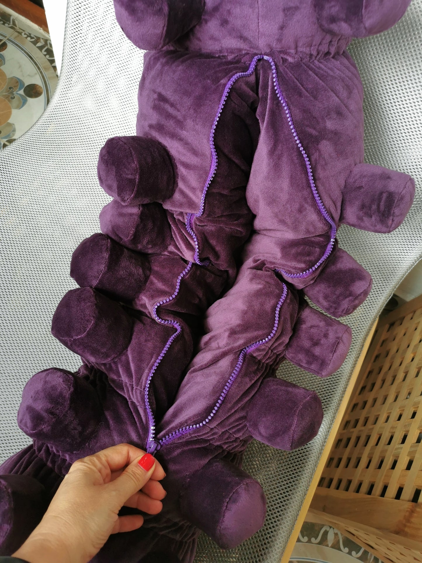 Toji's worm replica plush with big storage pocket inside belly, purple chubby giant worm plush Cosplay costume inspired by Jujutsu Kaisen, 160cm