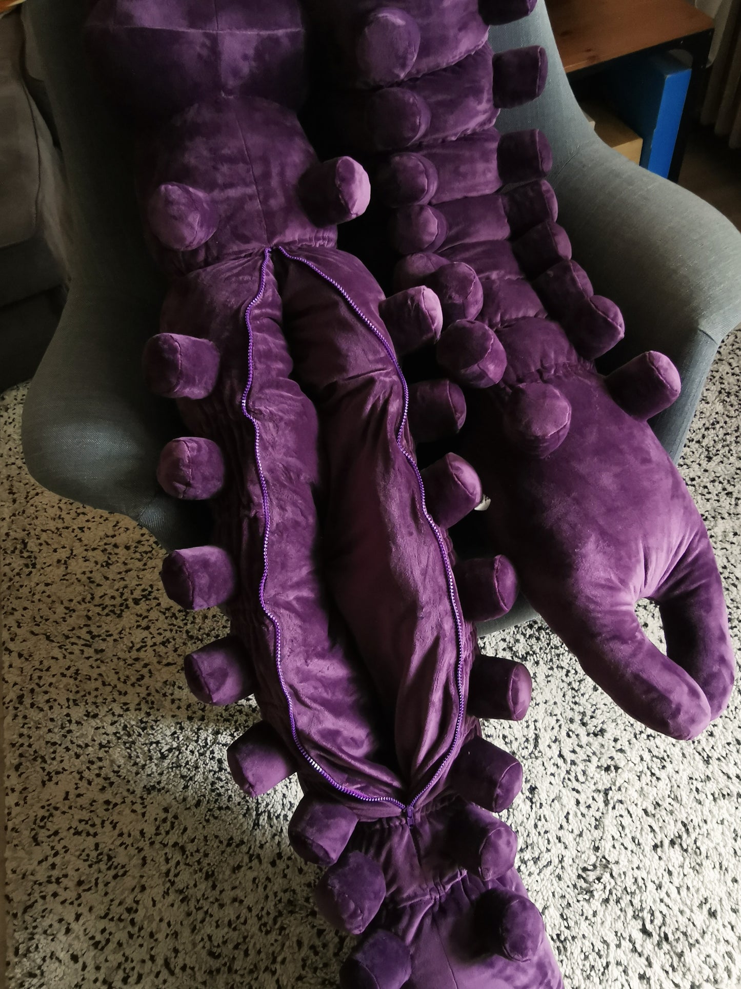 Toji's worm replica plush with big storage pocket inside belly, purple chubby giant worm plush Cosplay costume inspired by Jujutsu Kaisen, 160cm