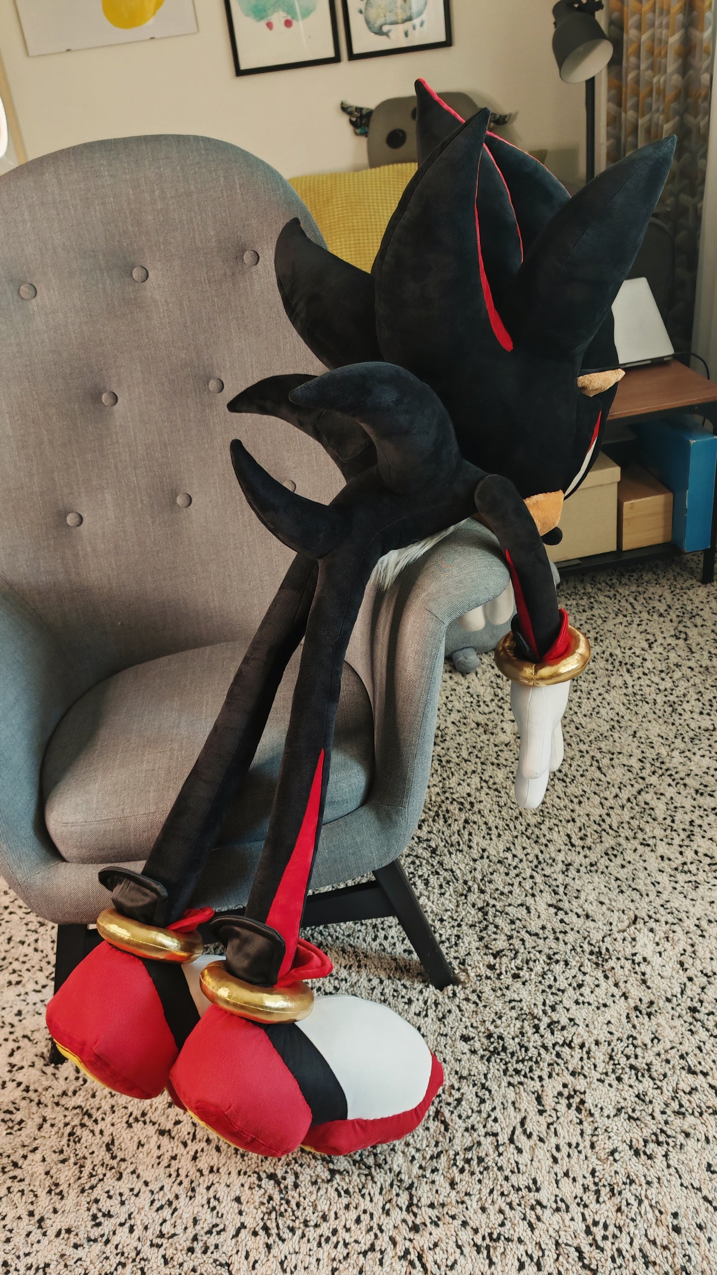 Shadow the Hedgehog Giant Plush – 140 cm Custom Replica | Handmade Sonic Adventures-Inspired Collectible | Oversized Sonic Adventures Gift