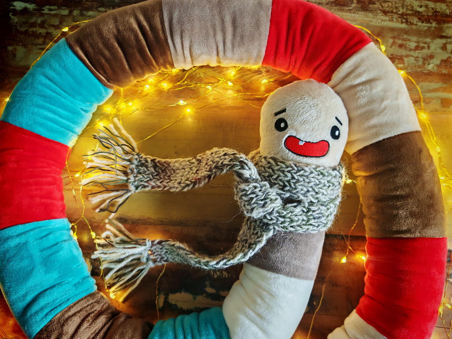 Cozy Earth Worm, Mister Wigglescarf – Giant 200 cm Cuddle Plush with Knitted Winter Scarf