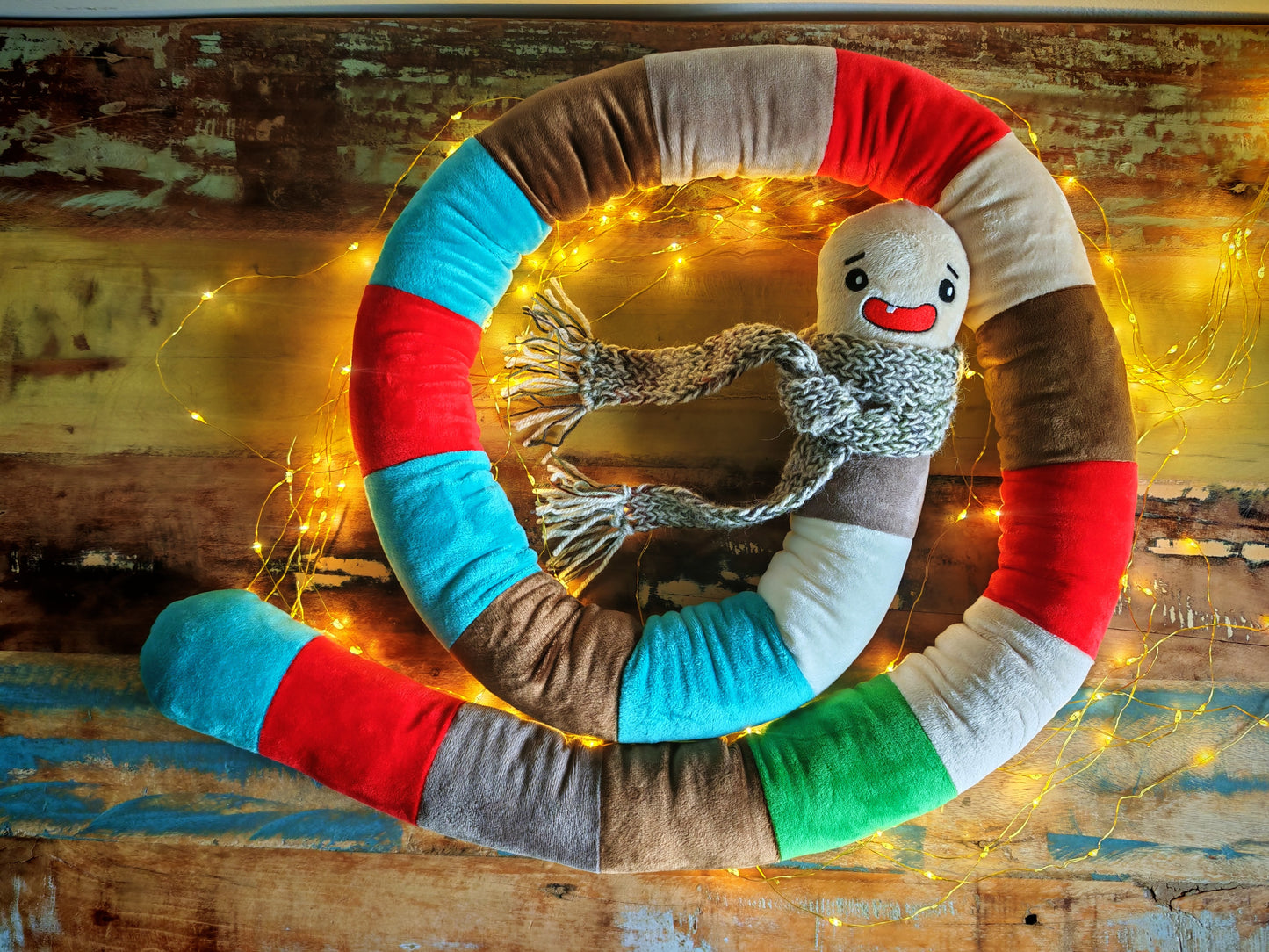 Cozy Earth Worm, Mister Wigglescarf – Giant 200 cm Cuddle Plush with Knitted Winter Scarf