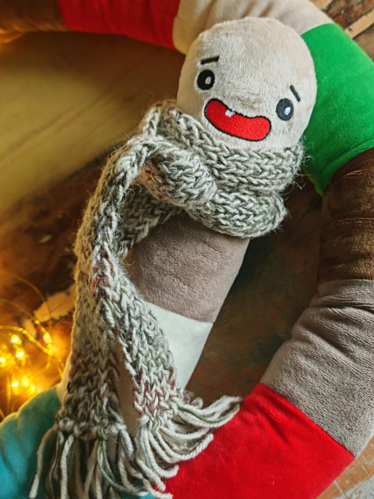 Cozy Earth Worm, Mister Wigglescarf – Giant 200 cm Cuddle Plush with Knitted Winter Scarf