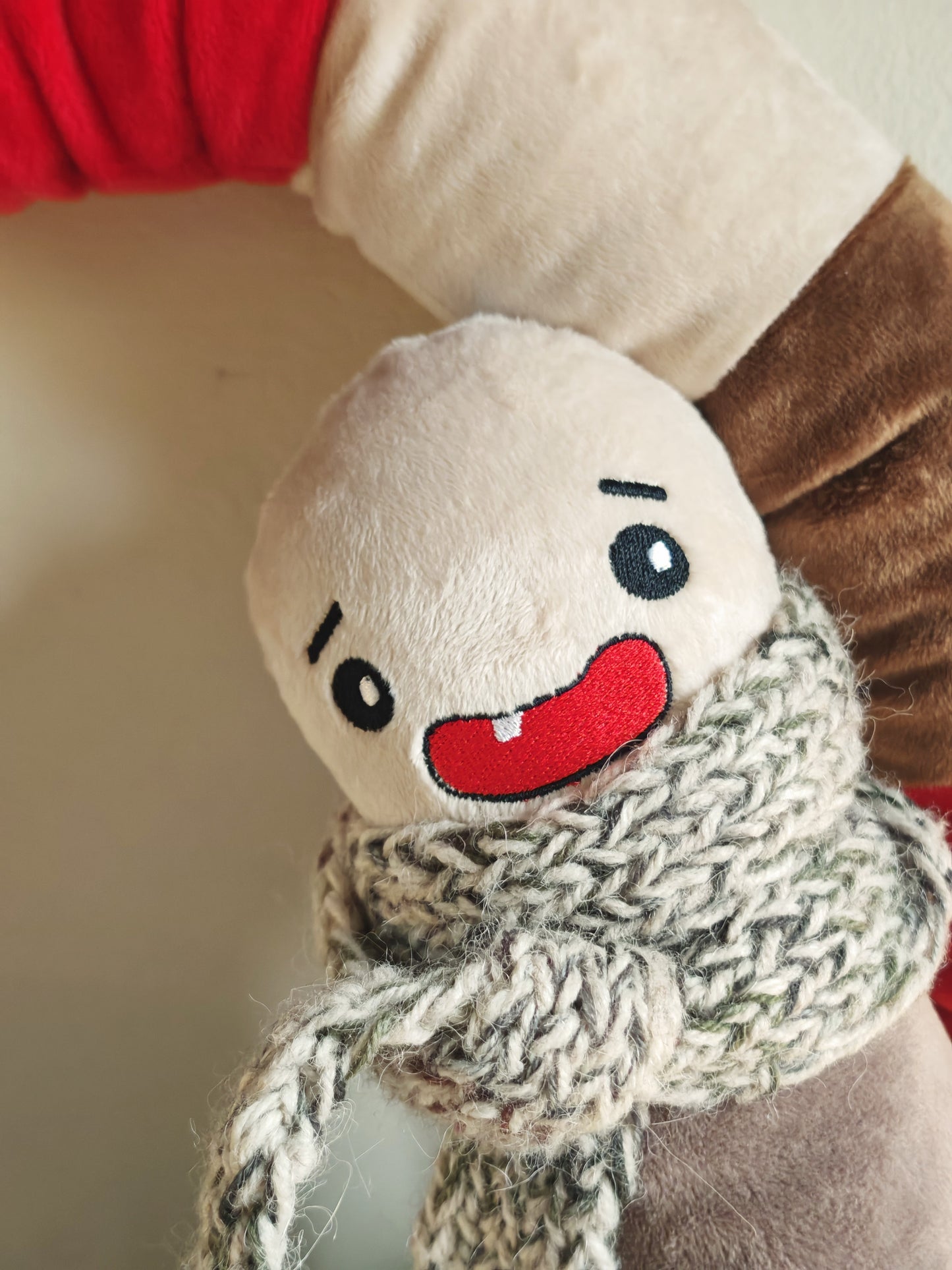 Cozy Earth Worm, Mister Wigglescarf – Giant 200 cm Cuddle Plush with Knitted Winter Scarf