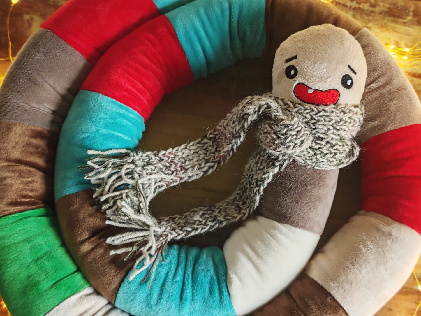 Cozy Earth Worm, Mister Wigglescarf – Giant 200 cm Cuddle Plush with Knitted Winter Scarf
