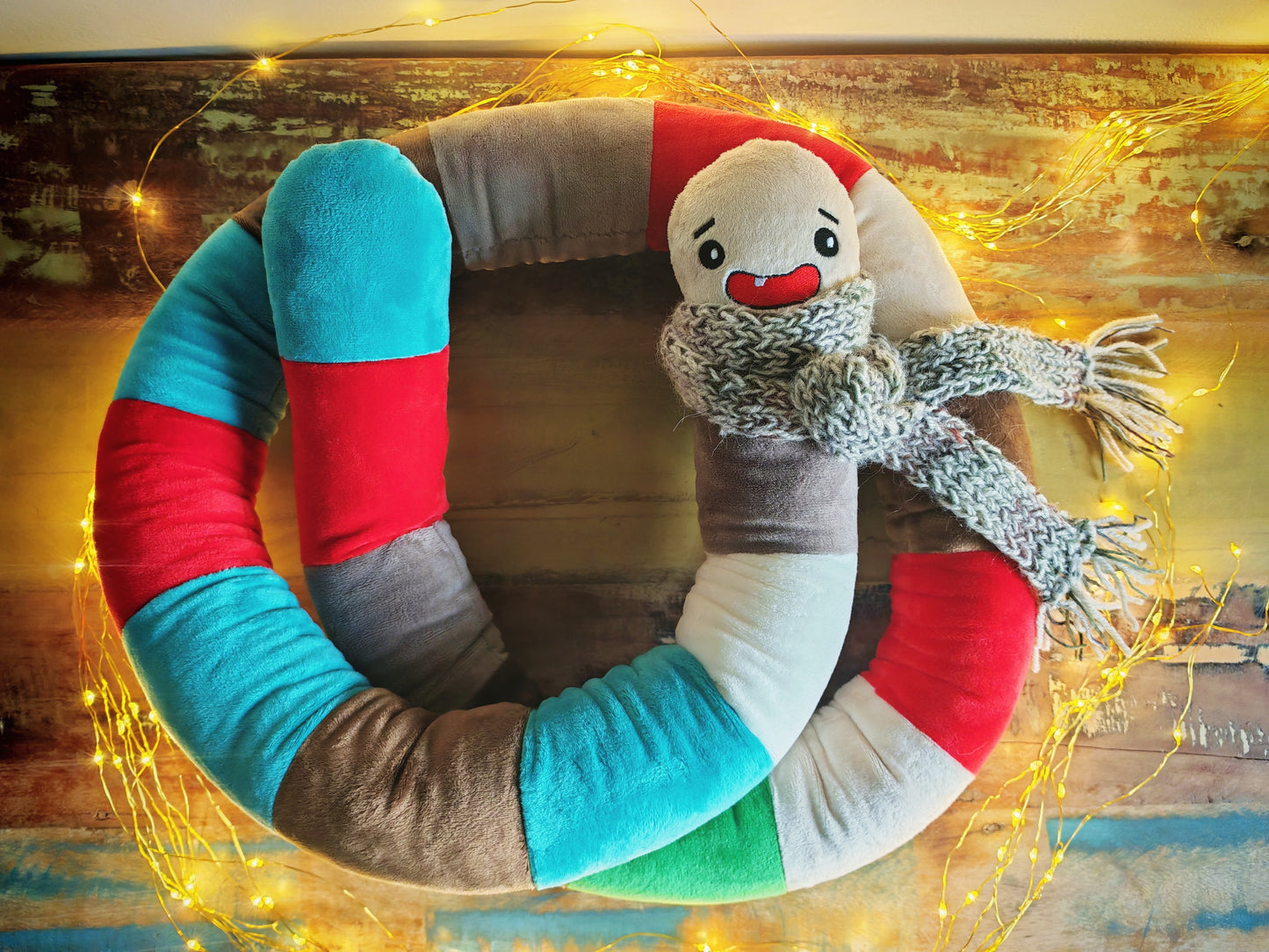 Cozy Earth Worm, Mister Wigglescarf – Giant 200 cm Cuddle Plush with Knitted Winter Scarf