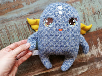 Blue Summer Critter, plus brodat, 23 cm