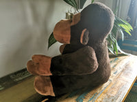 Replica pluș Gorilla bazat pe imagini vechi cu Gorilla, recreând jucăria din copilărie, Replică foto-clonă de pluș a Gorilei, înlocuitor de plushie