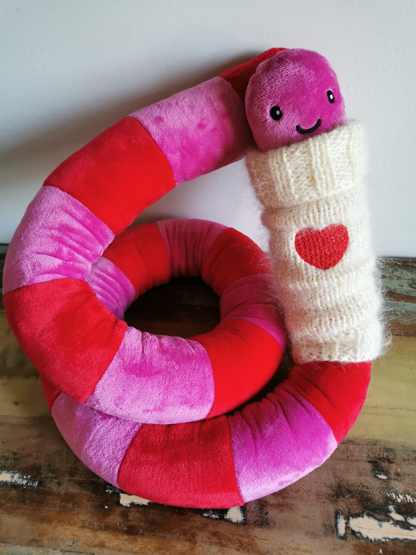Cuddle Buddy Extraordinaire: The Giant Worm Plush in Chic Knitted Sweater - 200cm of Pure Fun!