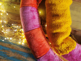 Vierme uriaș de pluș cu pulover tricotat pe gât, vierme friguros cu pulover gros, portocaliu-roz-galben 200cm , creatură amuzantă , jucărie de colecție originală